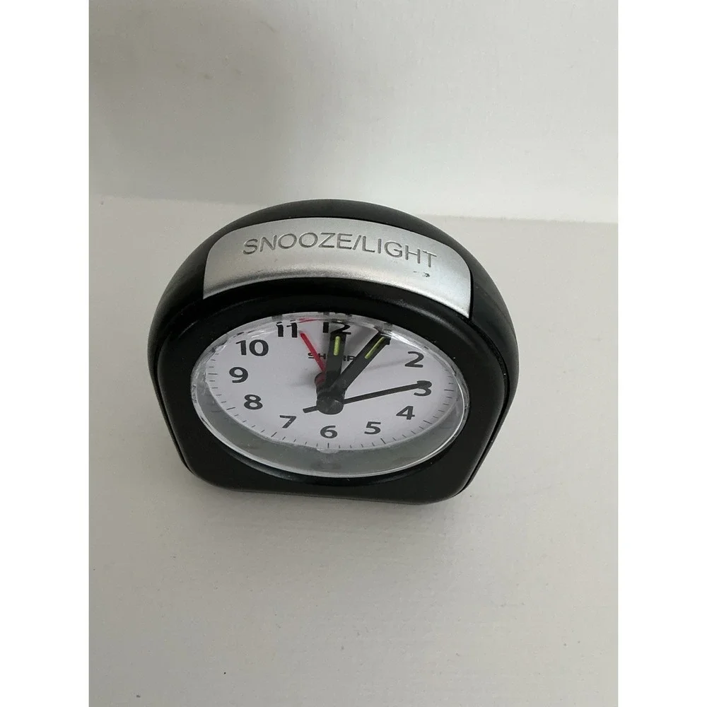 Sharp Battery Clock Bedside/Travel With  Snooze Light Button Alarm Working!